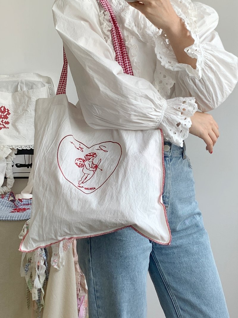 Atelier Asin homemade Cupid embroidery bag - กระเป๋าแมสเซนเจอร์ - ผ้าฝ้าย/ผ้าลินิน 
