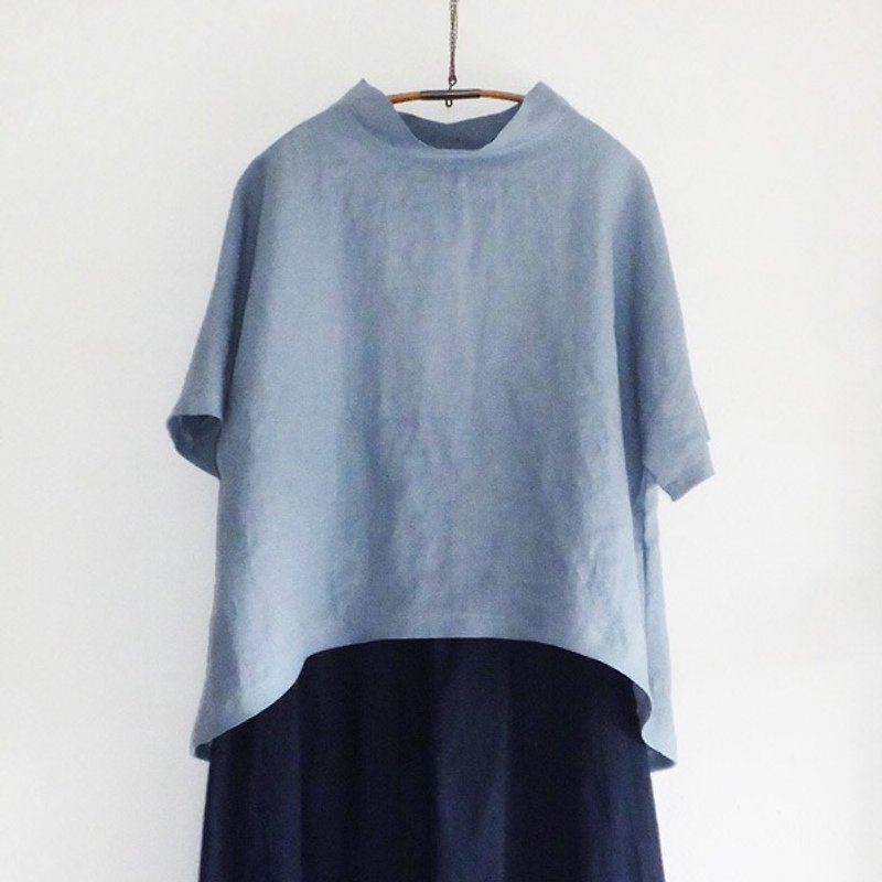French linen pullover　Greyish pale blue - Women's Tops - Cotton & Hemp Blue