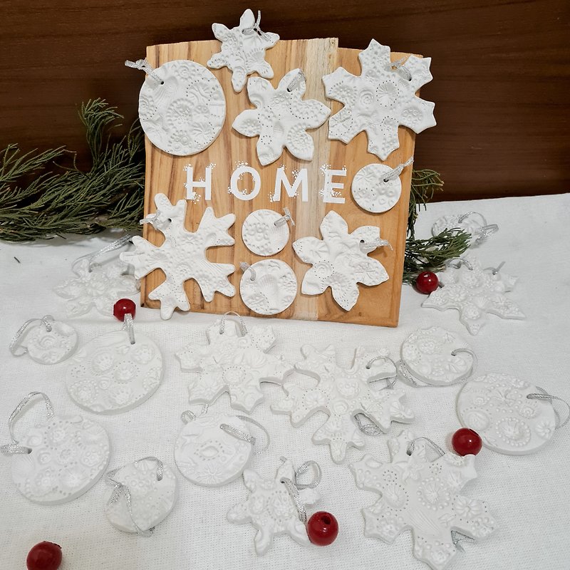 Paper Clay Christmas Ornaments | Christmas Decorating | Wooden Signboard | - Items for Display - Clay White