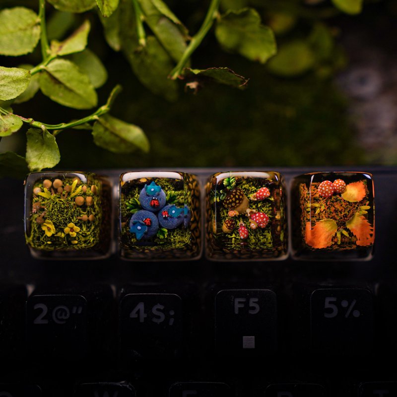 4 pcs in Hidden Forest keycaps set, Moss Nature Keycap, Natural Leaves and Moss - 電腦配件 - 樹脂 綠色