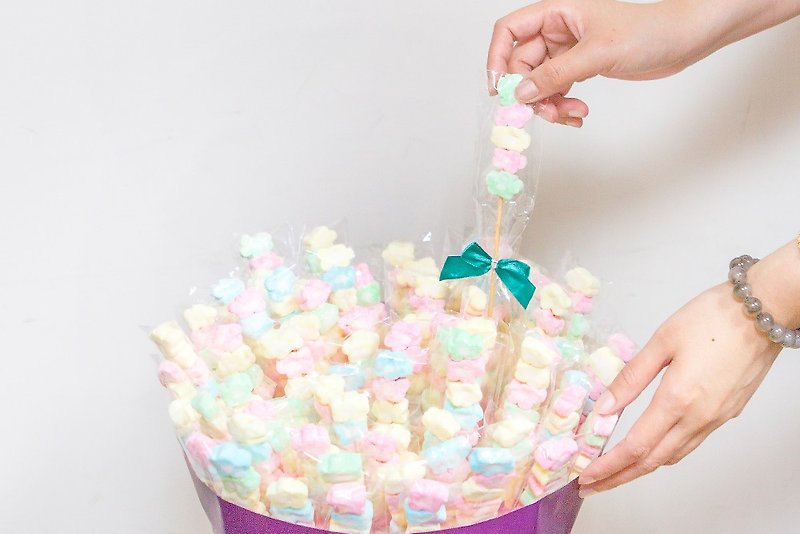 Special offer of 5 skewers of small flower marshmallows | Gifts for Valentine's Day, Birthdays, Christmas, Wedding Gifts - Snacks - Fresh Ingredients Multicolor