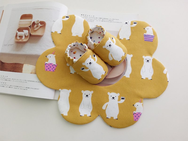 Waving yellow bear births gift bibs baby shoes + - Baby Gift Sets - Cotton & Hemp Orange