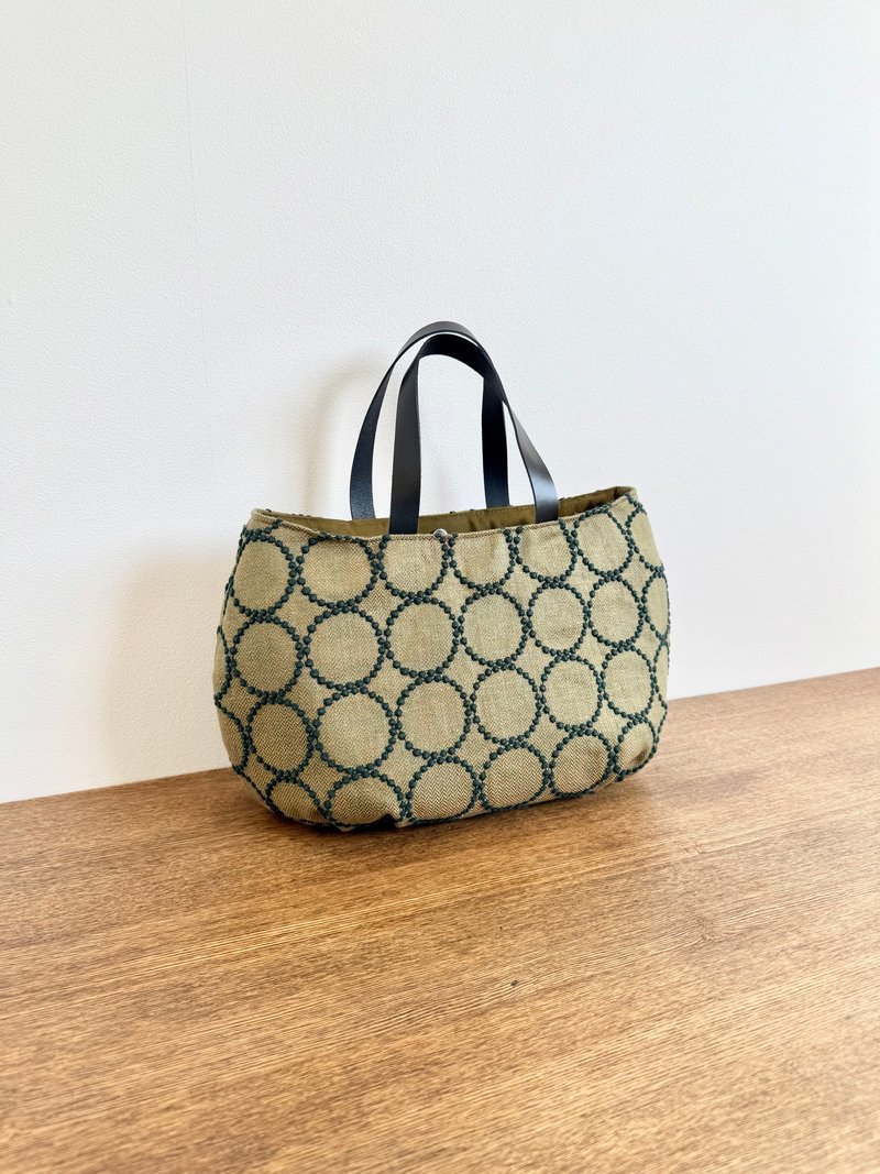 Fluffy tote bag mina perhonen tambourine - กระเป๋าถือ - ผ้าฝ้าย/ผ้าลินิน สีเขียว