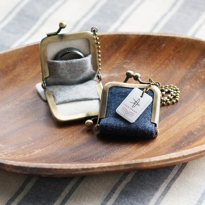 Portable ring case / ring holder to keep your rings safe! For wedding gift - กระเป๋าเครื่องสำอาง - ผ้าฝ้าย/ผ้าลินิน สีน้ำเงิน