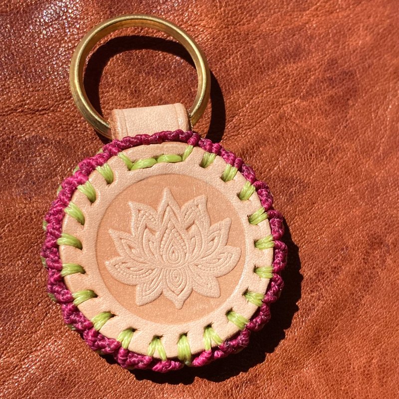 -Lotus- レザーマクラメキーホルダー - 鑰匙圈/鑰匙包 - 真皮 咖啡色