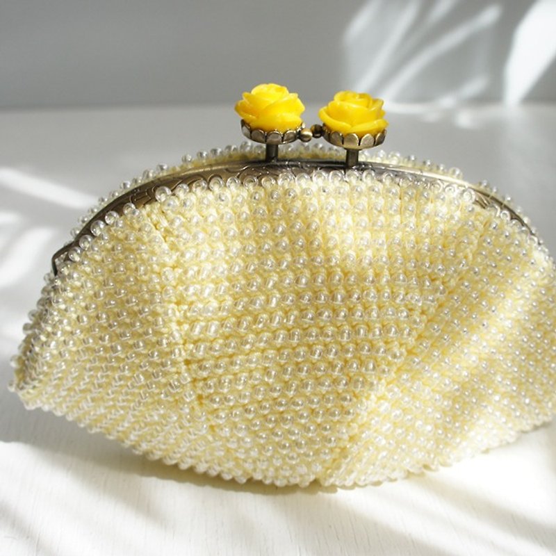 Ba-ba handmade beads crochet pouch No.750 - 化妝袋/收納袋 - 其他材質 黃色