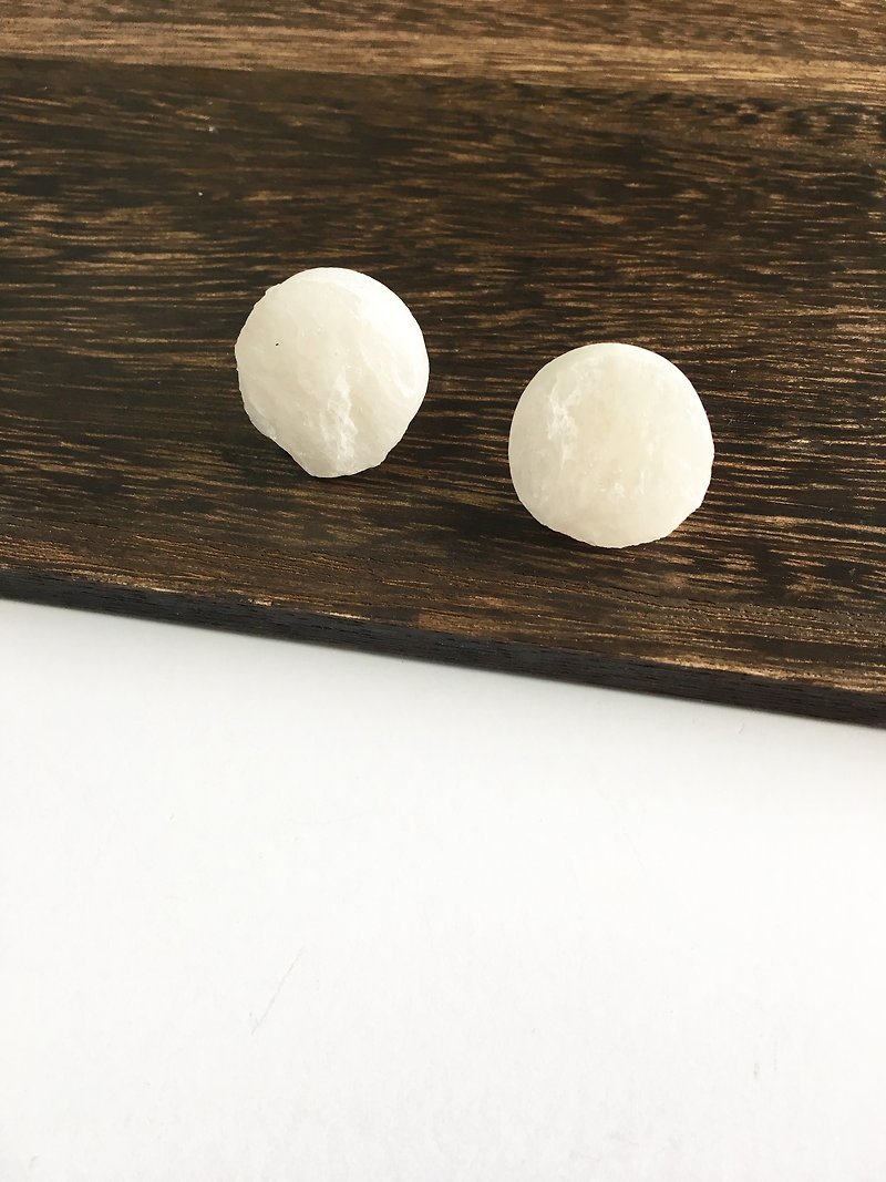 Selenite Druzy stud-earring - 耳環/耳夾 - 水晶 白色