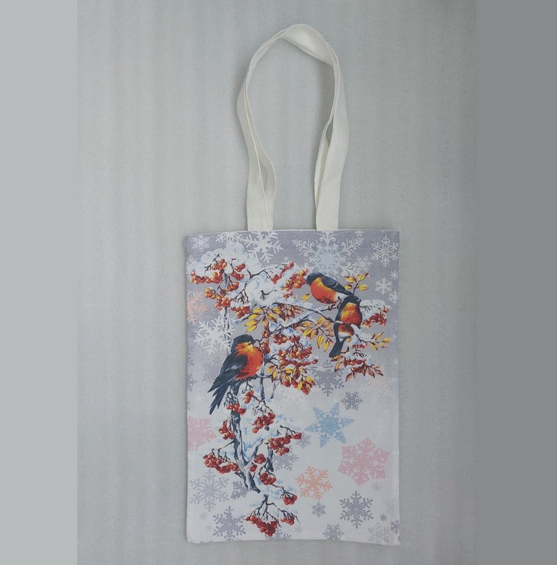 Beautiful soft linen bag with winter birds, Christmas - กระเป๋าถือ - ผ้าฝ้าย/ผ้าลินิน ขาว