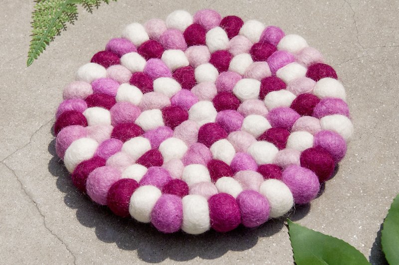 Wool felt rainbow insulation mat pot wool felt pot mat - macarons strawberry fruit round pot - ผ้ารองโต๊ะ/ของตกแต่ง - ขนแกะ สึชมพู