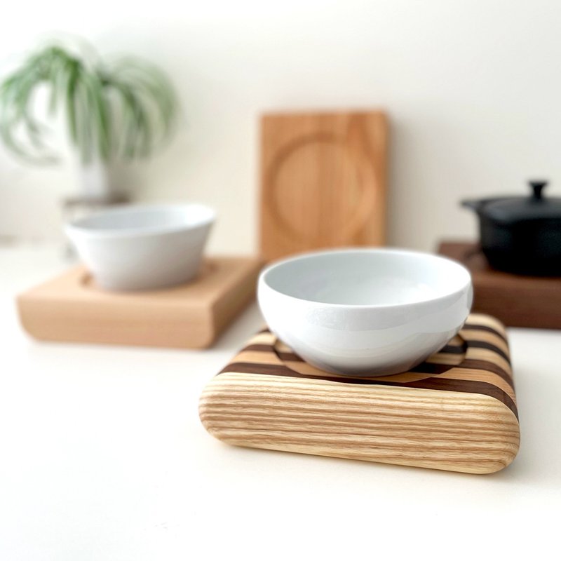KATOMOKU 貓咪桌/為1件 橡木 日本製造　喂食碗 - 寵物碗/碗架/自動餵食器 - 木頭 卡其色