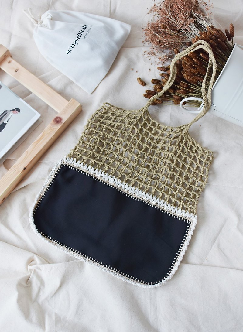 Brown-Black Gradia Crochet Bag - กระเป๋าถือ - วัสดุอื่นๆ สีกากี