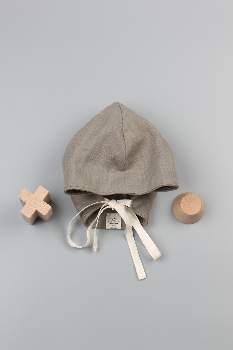 Bonbies. Japanese pure cotton solid color double-sided double gauze. Handmade small hat. Wooden doll. - Bibs - Cotton & Hemp Brown