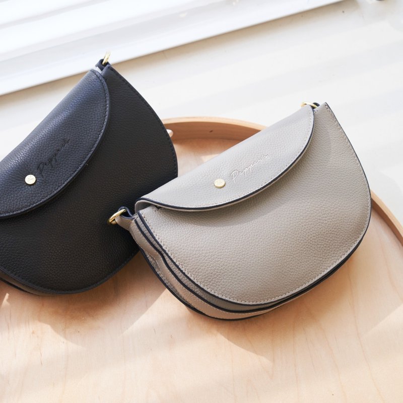 SIGNAL cowhide mini half-moon saddle bag-simple black/ivory gray - กระเป๋าแมสเซนเจอร์ - หนังแท้ หลากหลายสี