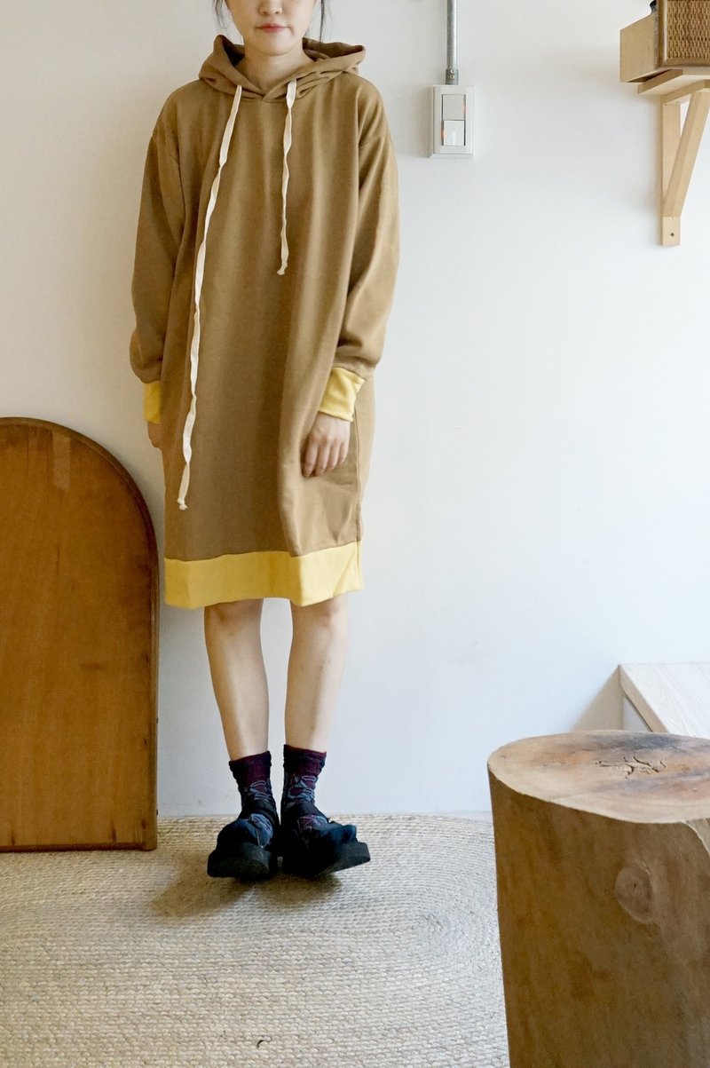 Heart flower series-beautiful yellow brown soft cotton print long version pocket hat t - ชุดเดรส - ผ้าฝ้าย/ผ้าลินิน สีนำ้ตาล