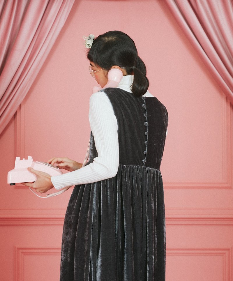 Velvet sleeveless dress with ruffles (girls) - ชุดเดรส - ผ้าฝ้าย/ผ้าลินิน สึชมพู