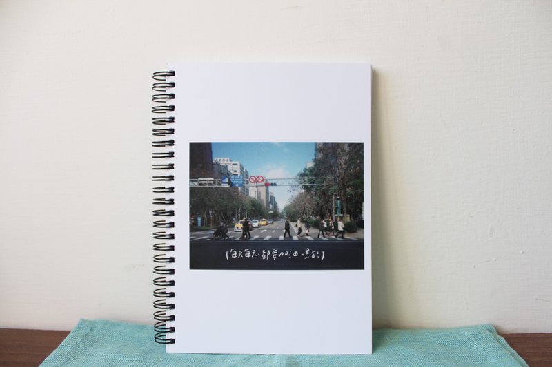 / A5 every single day Spiral Notebook - สมุดบันทึก/สมุดปฏิทิน - กระดาษ หลากหลายสี