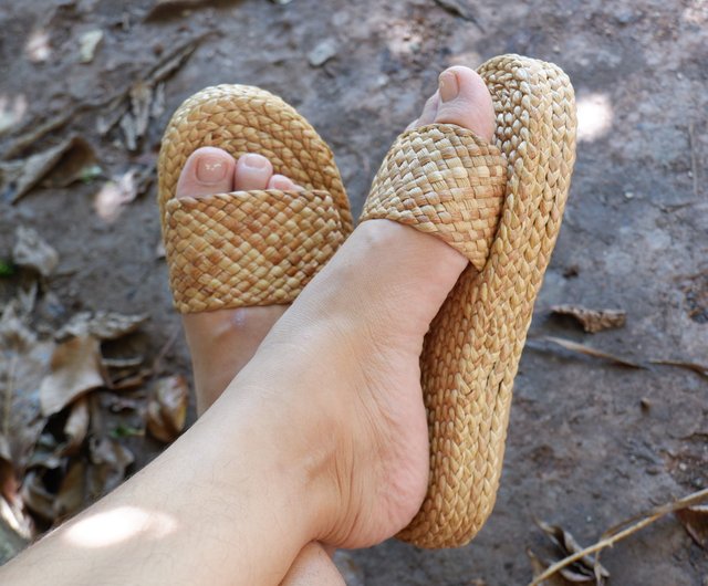 Woven on sale straw sandals