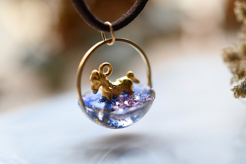 Golden Trojan Planet‧Hemisphere Necklace - Necklaces - Resin Gold
