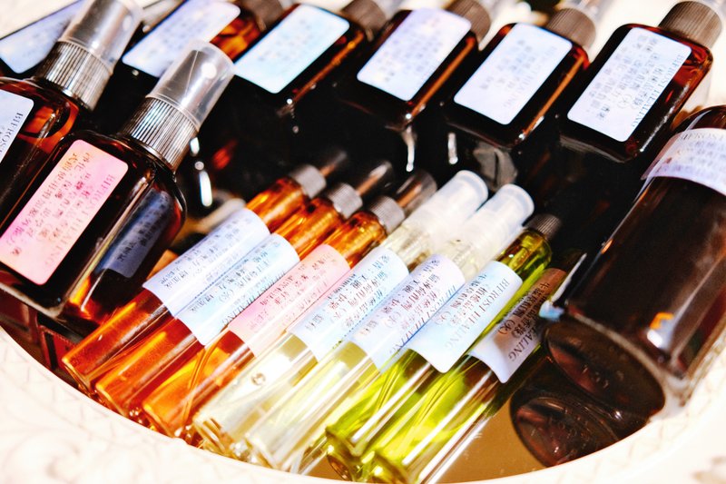 勇氣寶石草藥能量噴霧丨空間身體精油平衡魔法噴霧丨植癒品香錄 - 香氛/精油/擴香 - 精油 白色