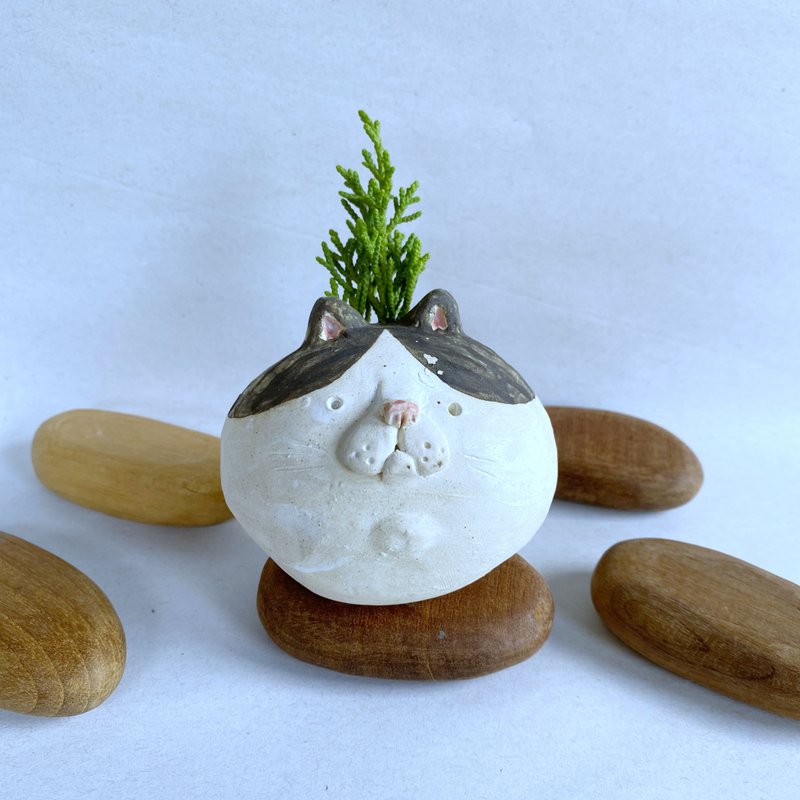 Tuxedo cat vase / handmade ceramic - Pottery & Ceramics - Pottery Black