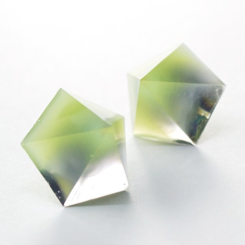 Pentagon Chromism Earring (two sided) - ต่างหู - วัสดุอื่นๆ สีเขียว