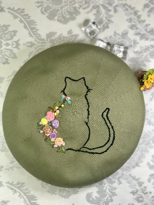 手刺繍ベレー帽 - ハンチング