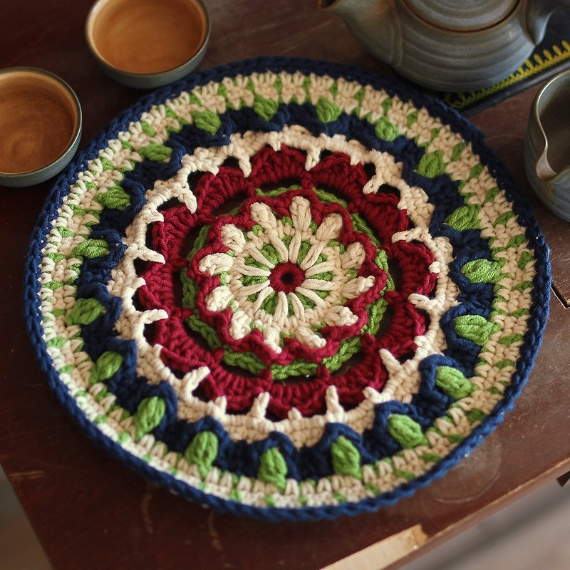 Retro round saucer placemat plate mat placemat crocheted hook flower mandala compass mat coaster pot mat dark color - อื่นๆ - ผ้าฝ้าย/ผ้าลินิน 