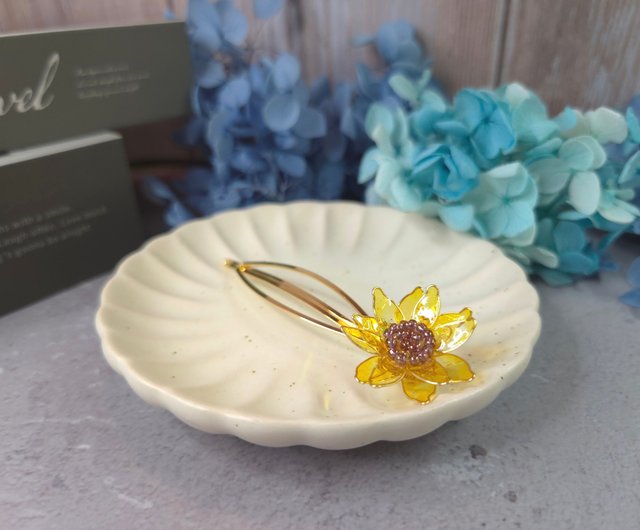 ひまわりの花の液体レジンクリップ - ショップ nabi-honey