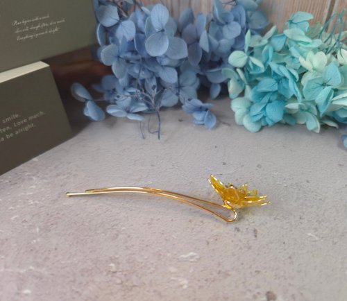 ひまわりの花の液体レジンクリップ - ショップ nabi-honey