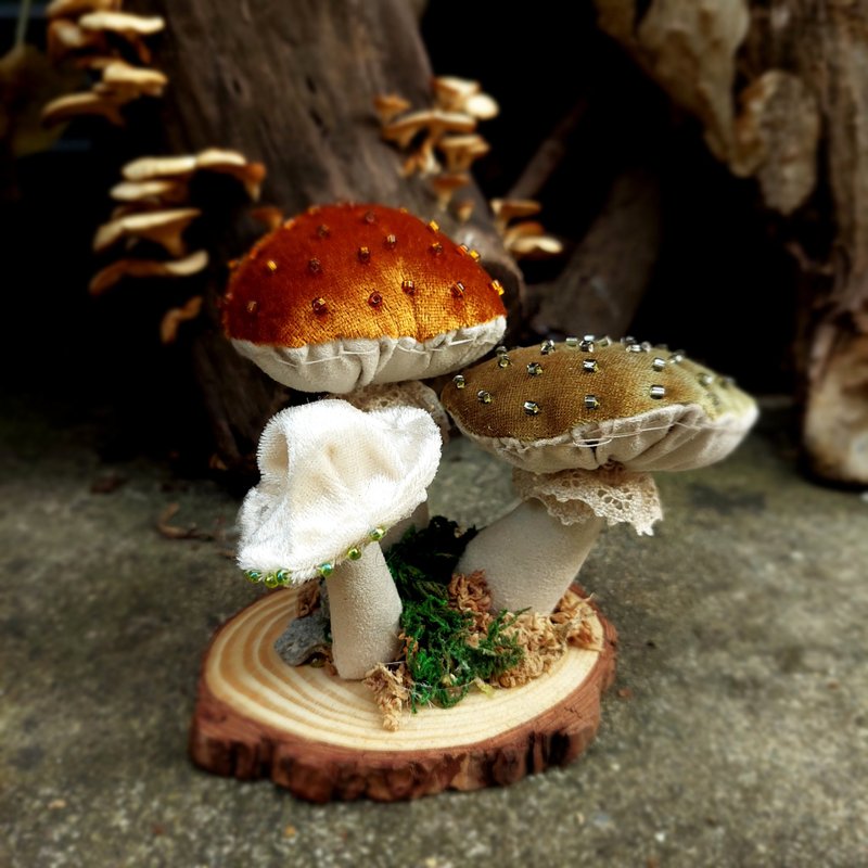 林地蘑菇植物裝飾品 - 擺飾/家飾品 - 其他材質 金色