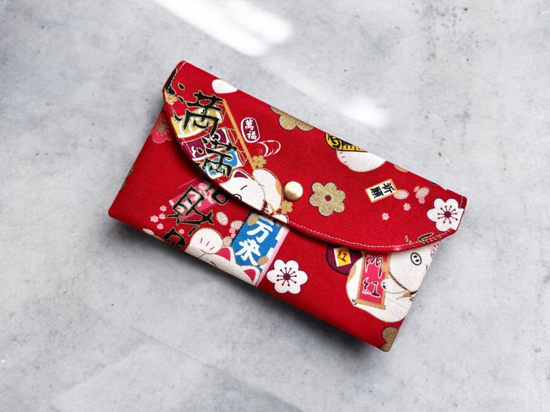 Handmade passbook bag. Red envelope bag. full of luck - กระเป๋าเครื่องสำอาง - ผ้าฝ้าย/ผ้าลินิน สีแดง