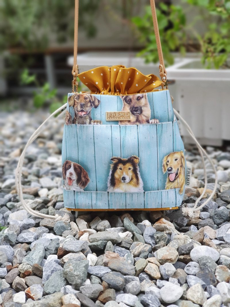 Dog Leather Strap Small Bucket Bag - กระเป๋าแมสเซนเจอร์ - ผ้าฝ้าย/ผ้าลินิน สีน้ำเงิน