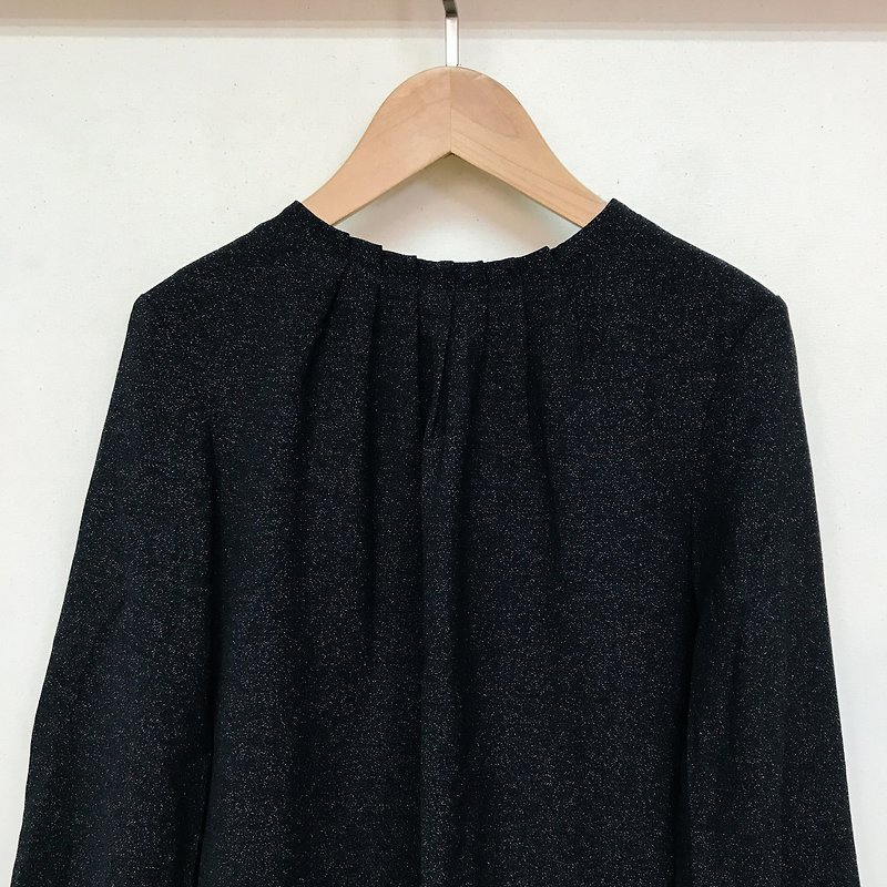 Top / Black Long-sleeve Top with shining dots - เสื้อผู้หญิง - เส้นใยสังเคราะห์ สีดำ