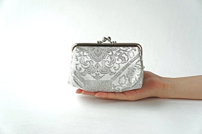 [With pure white silk belt and Swarovski bijou] Makeup pouch, large pouch, gift woman, obi remake