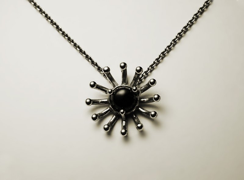 Dandelion black star stone necklace - สร้อยคอ - โลหะ สีเงิน