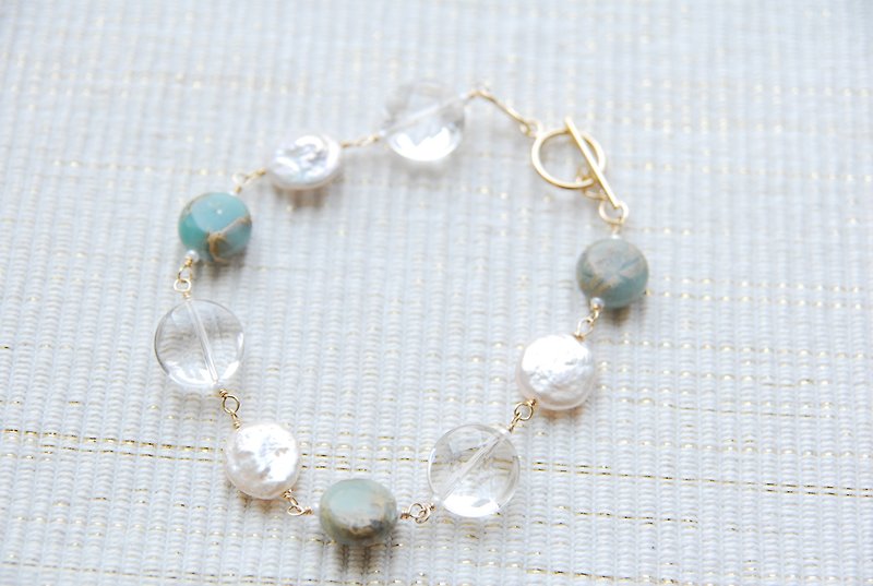 Coin-shaped pearl and stone bracelet Crystal (14kgf) - Bracelets - Gemstone Blue