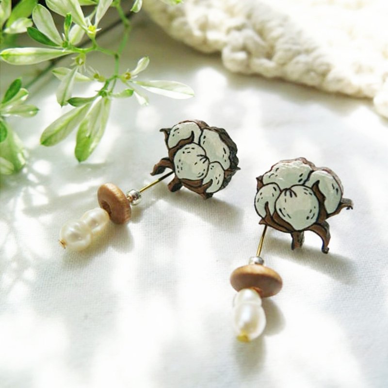 Wooden earring cotton flower - Earrings & Clip-ons - Wood White