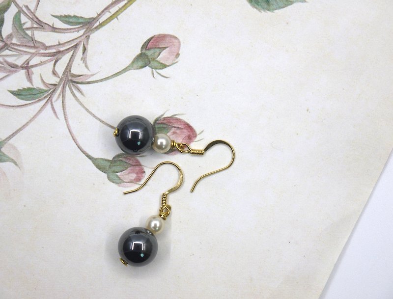 [Riitta] black and white with obsidian pearl (change ear clip) - Earrings & Clip-ons - Gemstone 