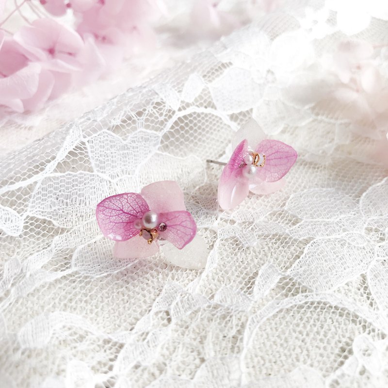 Real flower Hydrangea stainless steel earrings - Earrings & Clip-ons - Plants & Flowers Pink