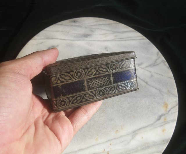 【 レア 】 フランス　アンティーク 紙箱　エンボス加工　パピエ 希少 】 フランス アンティーク 紙箱 エンボス加工 パピエ