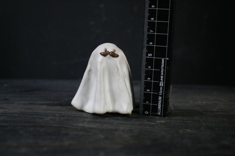 八字鬍幽靈 (高5.6cm 陶瓷 公仔 陶偶) - 公仔/玩偶 - 陶 白色