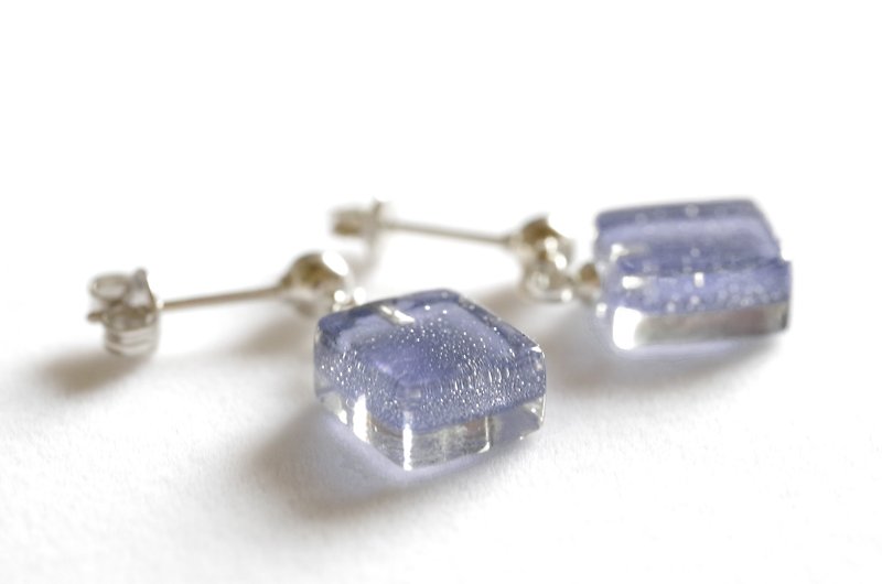 Glass square earrings <rainy night> - Earrings & Clip-ons - Glass Blue