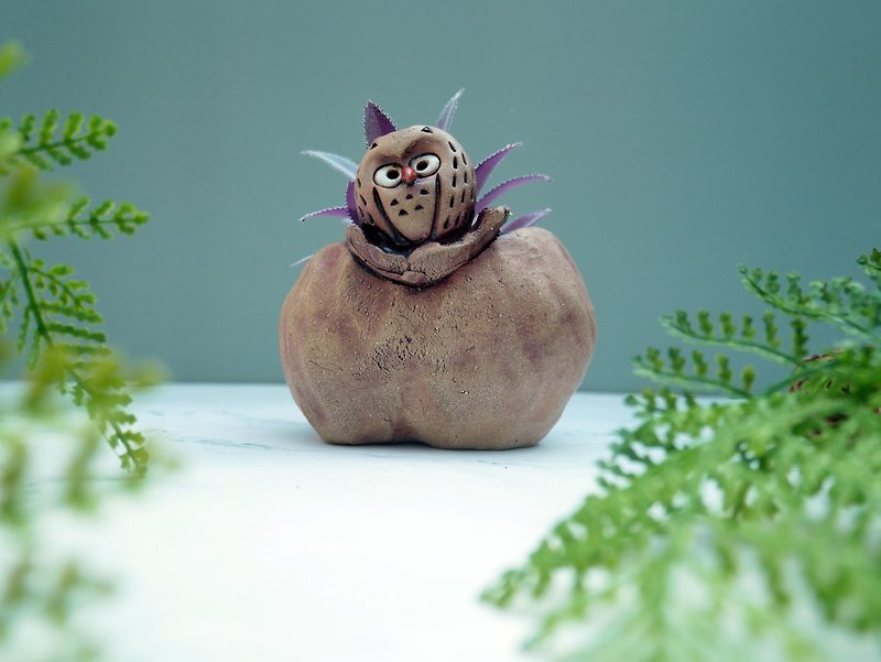 Eagle with firm eyes│Yoshino eagle x owl pottery hand-made flower, succulent potted plant, plant, healing - ตกแต่งต้นไม้ - ดินเผา สีกากี