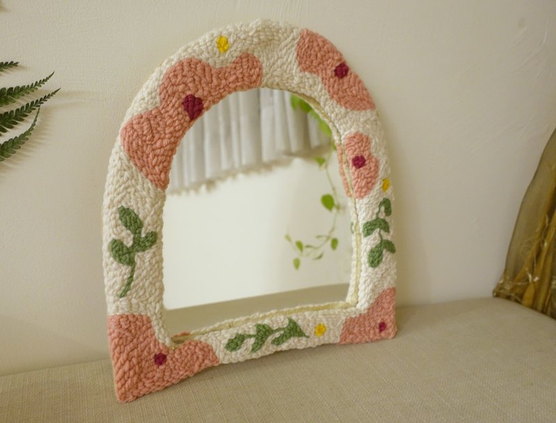 Second Small Garden Large Flowers and Leaves Russian Embroidery Mirror/Vanity Mirror - อื่นๆ - วัสดุอื่นๆ สีเขียว