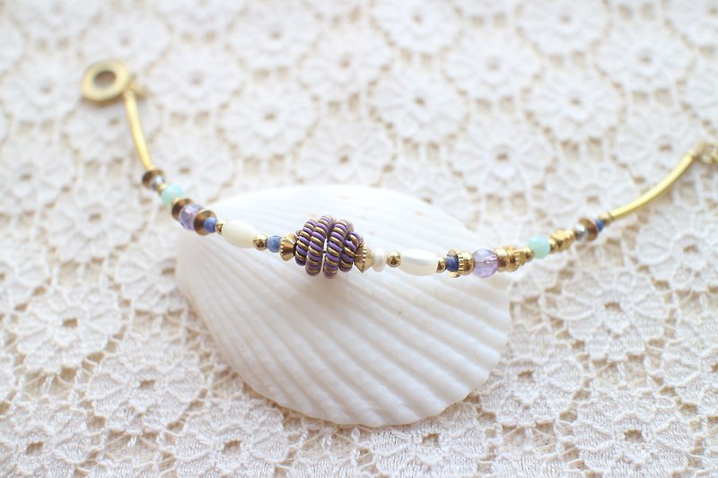 Purple Basa~Amethyst/pearl/ brass/shell handmade bracelet - สร้อยข้อมือ - โลหะ 