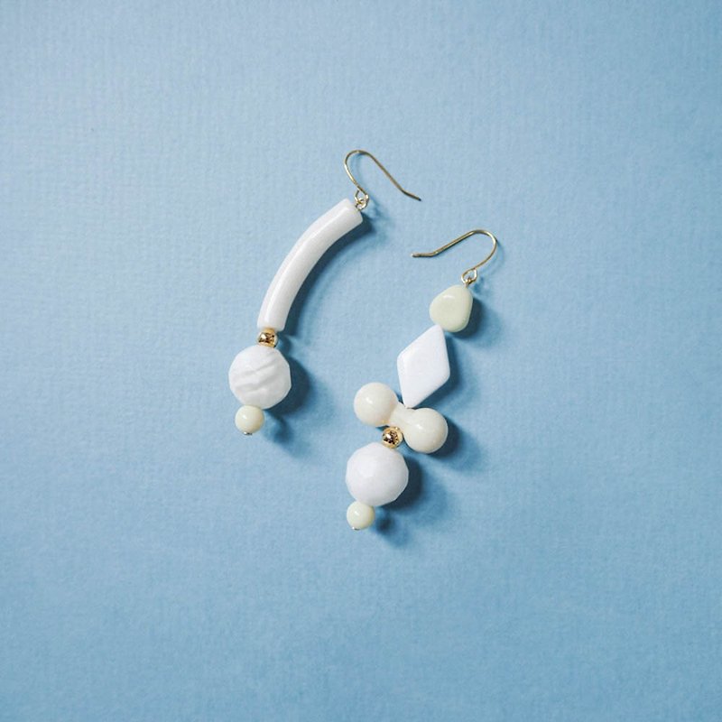 Japanese designer Iria Ashimine co-beaded earrings 01 - Earrings & Clip-ons - Other Materials White