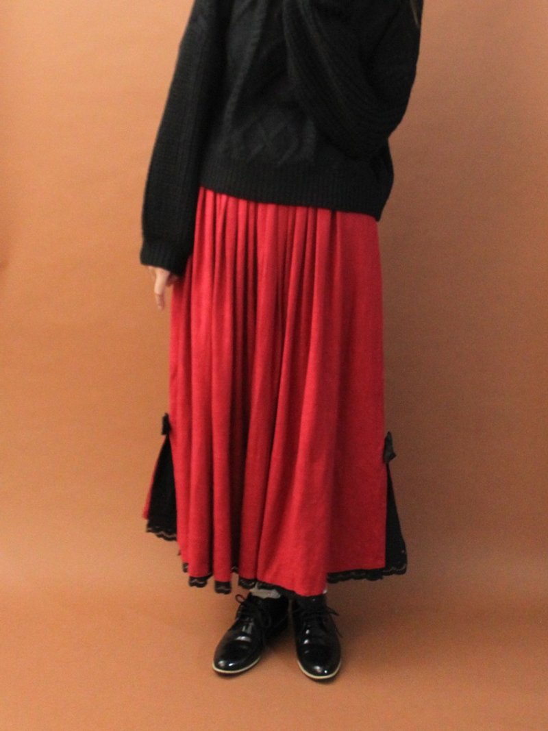 Vintage European Country Black Lace Hem Large Red Thick Vintage Dress Vintage Skirt - กระโปรง - ผ้าฝ้าย/ผ้าลินิน สีแดง