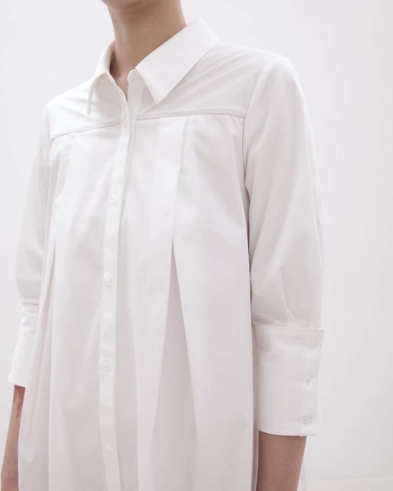 Wide Live Fold Three-quarter Sleeve Shirt Dress - เสื้อเชิ้ตผู้หญิง - ผ้าฝ้าย/ผ้าลินิน ขาว