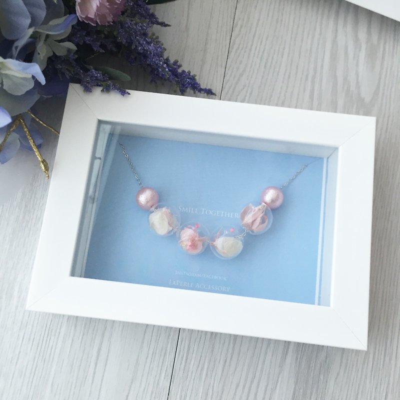 LaPerle pink amaranth flower preserved flowers geometric glass beads transparent bubble bead necklace photo frame necklace necklace necklace birthday gift Preserved Flower Necklace - สร้อยติดคอ - แก้ว สึชมพู