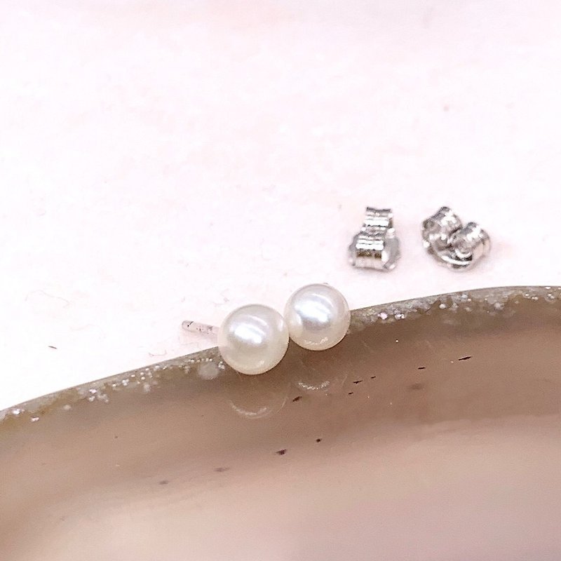 Aru Light Jewelry Micro Jewelry 18k Gold White 4mm Single Pearl Earring Akoya - Earrings & Clip-ons - Precious Metals Silver